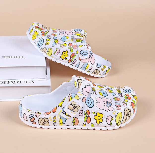 Adorable Women’s Cartoon Mule Clogs – Adjustable Buckle, Non-Slip Closed Toe Shoes for Beach & Garden