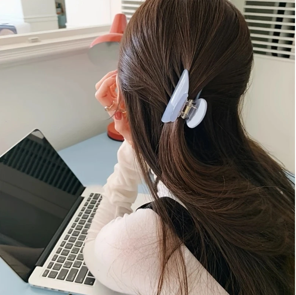 Elegant Medium Acetate Hair Claw – Stylish Shark Clip for Women