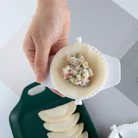 Plastic Dumpling Maker Mold – Hand Dough Press, DIY Ravioli & Pie Maker, Jiaozi Kitchen Tool