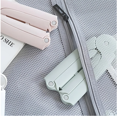 Travel Foldable Hangers – Portable, Windproof & Anti-Slip Drying Hangers for Travel and Business (Set of 1/3pcs)