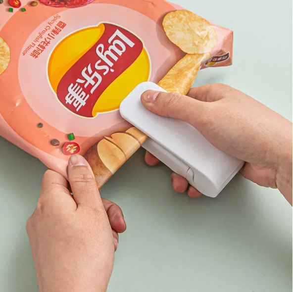 Portable Mini Heat Bag Sealing Machine – Magnetic Package Sealer for Food, Snacks, Vegetables & Storage